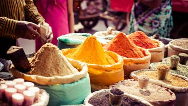 marokko_algemeen_specerijen_kleur_markt_mensen_b