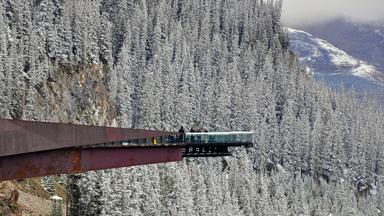 canada_alberta_columbia-icefield_skywalk_reizigers_4_w