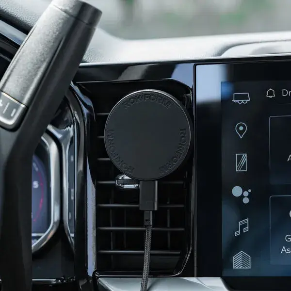 Rokform draadloze autolader ventilatie