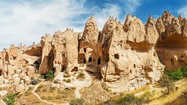 turkije_cappadocie_vallei-van-zelve_rotsovrmingen_shutterstock