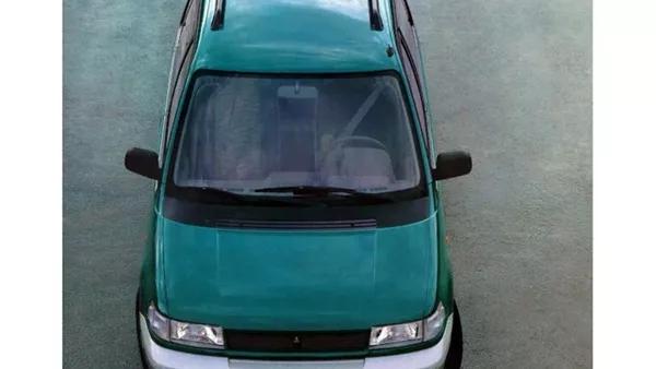 Mitsubishi Spacerunner I