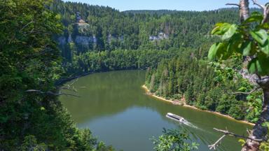 sfeer_frankrijk_bourgogne_jura_rivier-doubs_crt-bourgogne-franche-comte_copyright_Alain_DOIRE (22).jpg