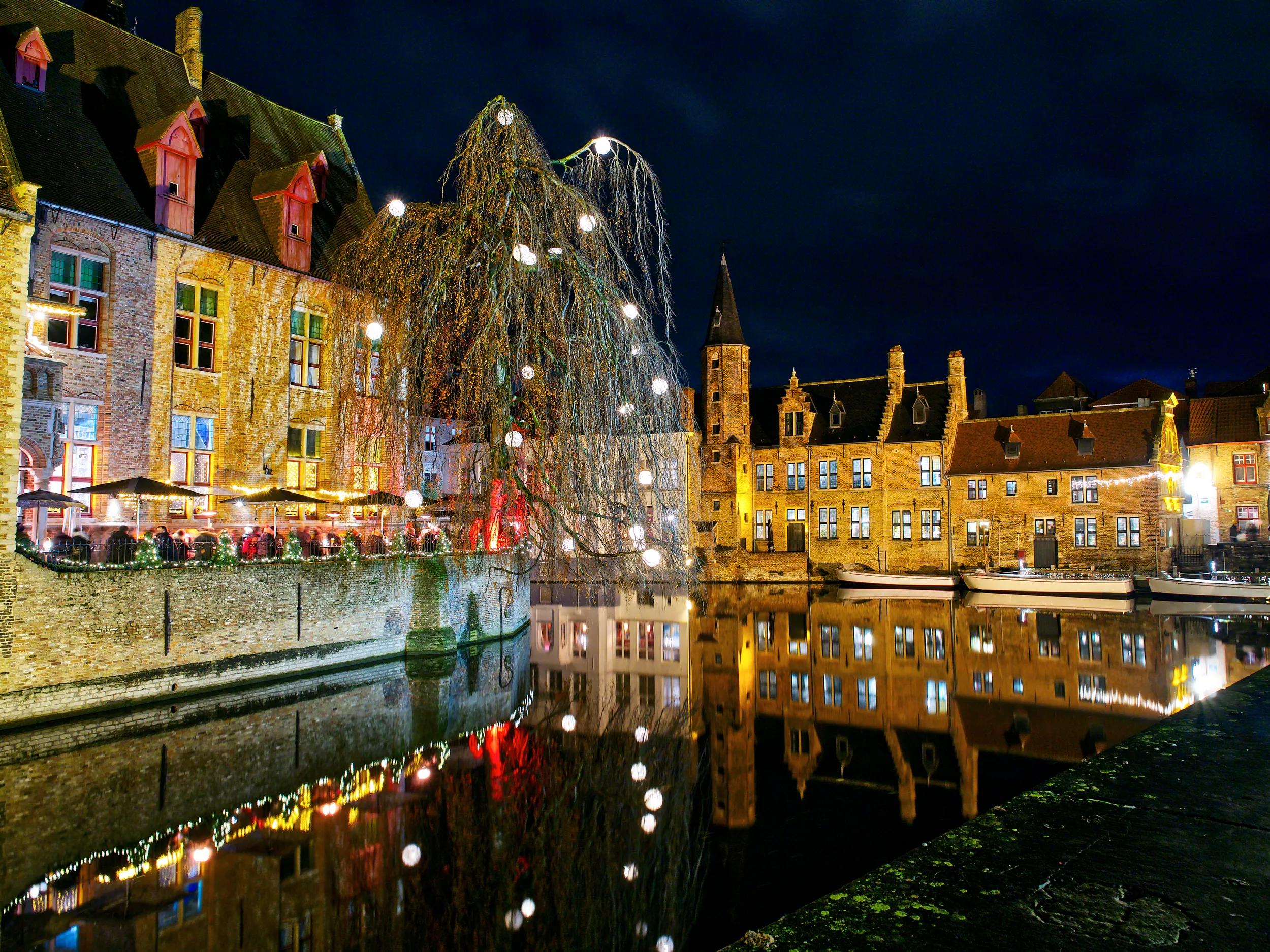 Christmas night at the idyllic canals of Bruges, Belgium
