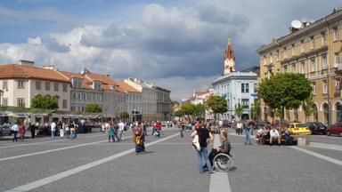 litouwen_vilnius_plein_mensen_eigen productie