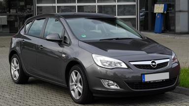 Opel_Astra_(J)_–_Frontansicht,_21._Juni_2011,_Heiligenhaus