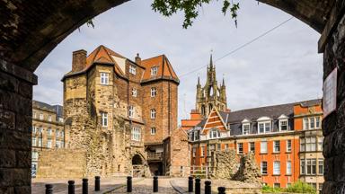 schotland_newcastle_the-black-gate_sint-nicolaaskathedraal_getty