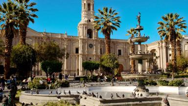 peru_arequipa_plaza de armas kathedraal_b.jpg