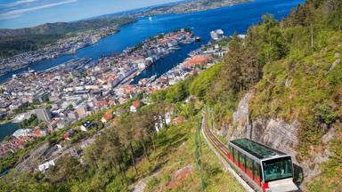 noorwegen_vestland_bergen_floyen_trein_funiculair_shutterstock_431767132