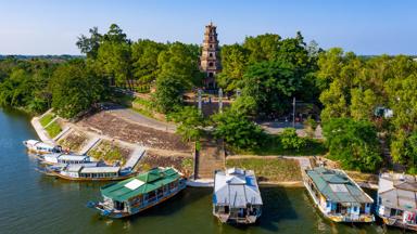 vietnam_hue_thien mu pagoda_tempel_GettyImages-1326557050