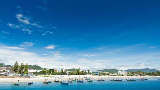 thailand_hua-hin_kustlijn_strand_vissersboten_b