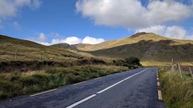 ierland-galway-connemara-weg_shutterstock.jpg