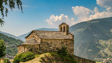 andorra_kerk_bergen_pixabay