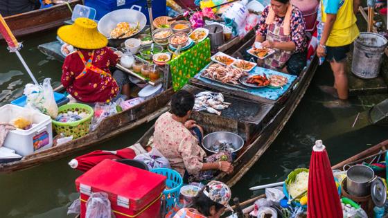 thailand_amphawa_drijvende markt_eten_bootjes_b.jpg
