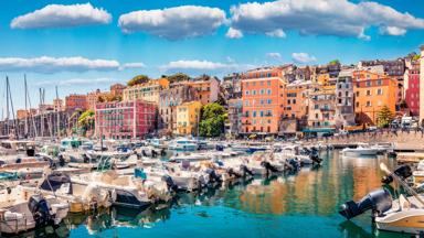 frankrijk_corsica_bastia_haven-stad-boten_shutterstock
