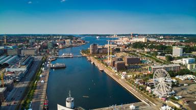 polen_baltische-staten_duitsland_kiel_haven_boot_stad_weg_reuzenrad_getty