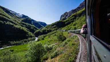 noorwegen_vestland_flam_flamsbanen_trein_bergen_shutterstock_516339103