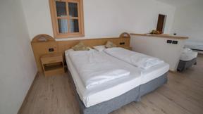 Italië_Hotel_Sud Tirol_Lavarone_Hotel_Caminetto_mountain_resort_4persoonskamer_a