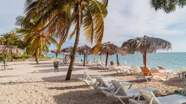 cuba_trinidad_playa-ancon_strand_shutterstock_426545101