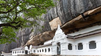 sri lanka_dambulla_gouden tempel_rots_shutterstock_b