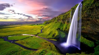 ijsland_seljalandsfoss_waterval_uitzicht_zonsondergang_pixabay