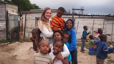 zuid-afrika_gauteng_johannesburg_township_wijk_tourist_kind_w
