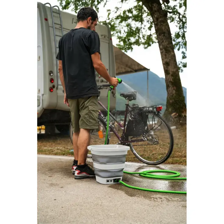 Opvouwbare emmer met batterijpomp - 15 liter