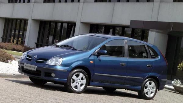 Nissan Almera Tino I