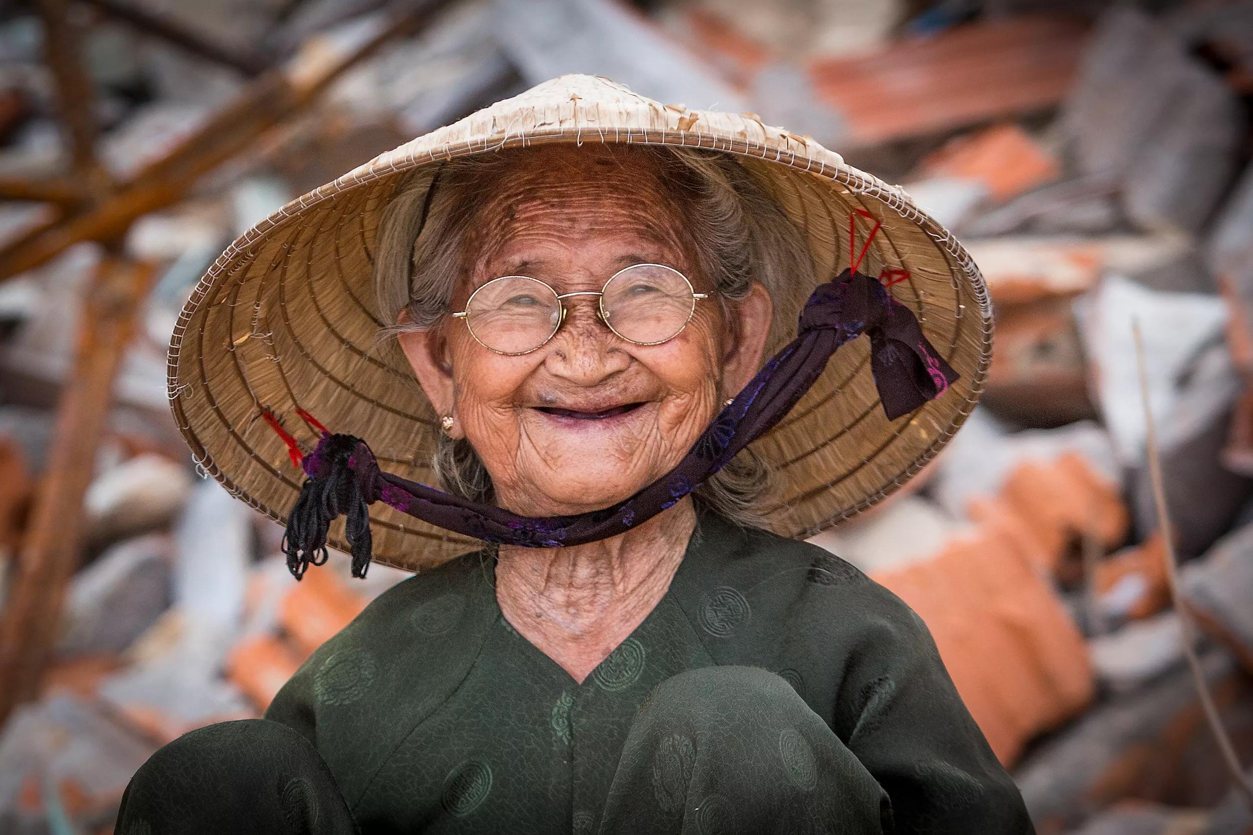 vietnam_binh dinh_qui nhon_vrouw_GettyImages-1042661418