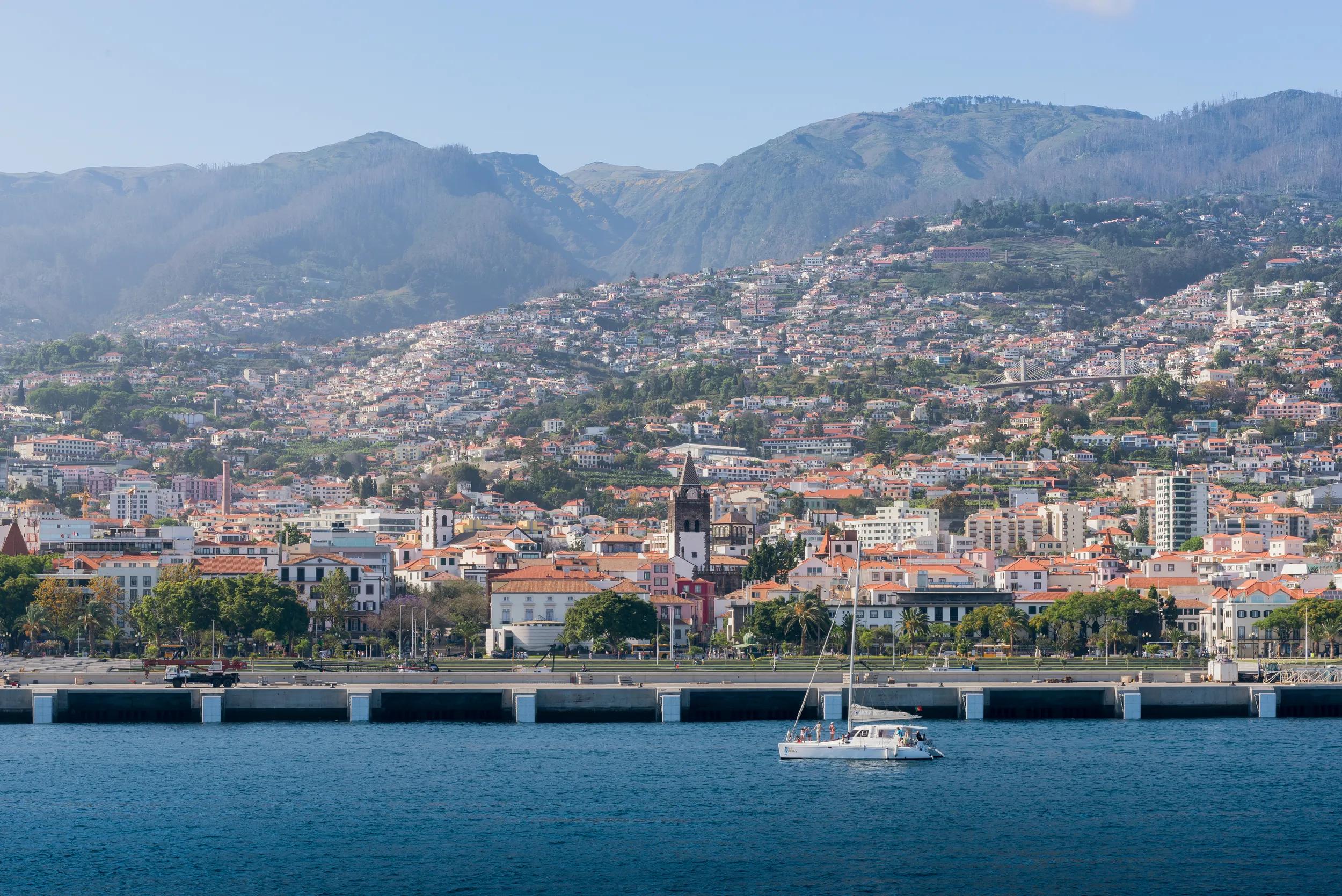 Beelden komen van Turismo do Portugal in Madeira.

Iedere foto heeft zijn eigen naam en copyright, die wij dienen te gebruiken.