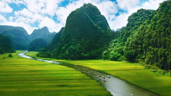 vietnam_ninh-binh_tam-coc_bootjes_roeien_landschap_gebergte_mooi-beeld_b.jpg