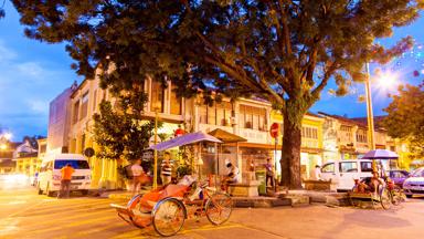 maleisie_west-maleisie_penang_georgetown_sfeerbeeld_trishaw_fietstaxi_avond_2_kampioen-fotograaf-joris-van-drooge.jpg