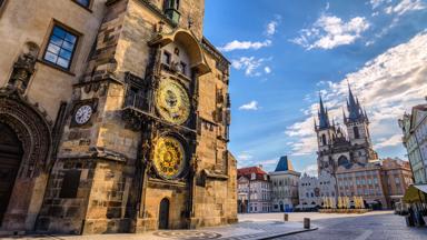 tsjechie_praag_praag_astronomische-klok_plein_shutterstock_574157122