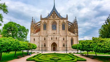 tsjchie_midden-bohemen_kutna-hora_st-barbara-kathedraal_shutterstock