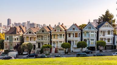 verenigde-staten_californie_san-francisco_alamo-square_the-painted-ladies_adobestock