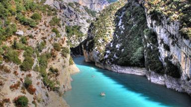 frankrijk_provence-alpes-cote-d-azur_gorges-du-verdon_kloof_rivier_bootje_mensen_shutterstock_140962240