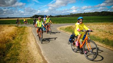 frankrijk_loiredal_fietsen_gezin_familie_kinderen_landschap_o