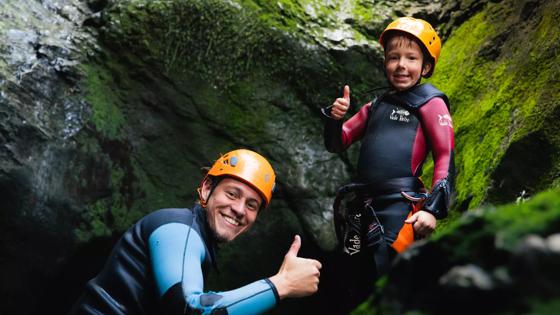 camping_slovenie_julische_alpen_camping_radovljica_buffel_outdoor_activiteit_canyoning_kind1_copyright_floris_heuer