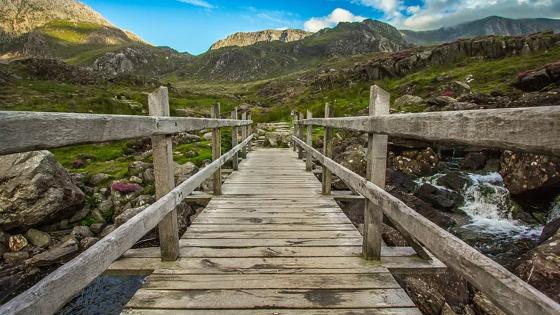 wales_snowdonia_nationaal-park_berg_brug_wandelen_water_gras_pixabayjpg