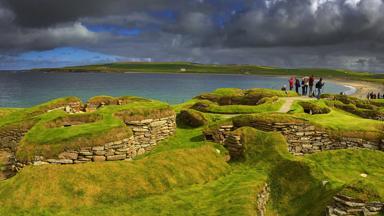 schotland_orkney-eilanden_skara-brea_nederzetting_steentijd_groep_shutterstock_1324225304