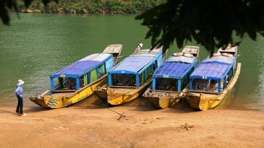 vietnam_dong-hoi_phong-nha-grot_bootjes_w