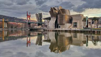 spanje_baskenland_bilbao_guggenheim-museum_brug_spiegeling_pixabay