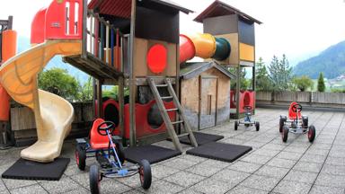 hotel_oostenrijk_Hainzenberg_Alpen_Wohlfuhlhotel_Dorflwirt_speeltuin