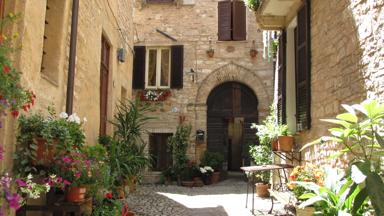 italie_umbrie_perugia_dorp_straat_sfeer