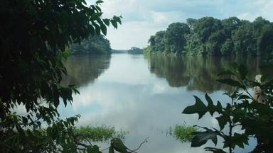 Suriname_Berg & Dal_Bergendal_Eco_Cultural_River_Resort_Uitzicht