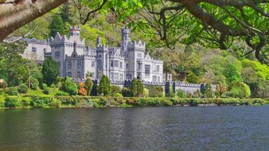 ierland-galway-kylemore_abbey-boom_pixabay.jpg