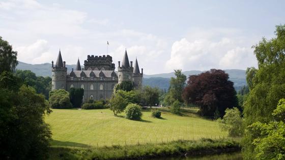 schotland_argyll_inverarray_loch-fyne_inveraray-castle_kasteel_getty