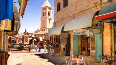 israel_jeruzalem_straatbeeld_winkels_terras_toren_a.jpg