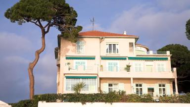 frankrijk_provence-alpes-cote-dazur_antibes_villa_shutterstock