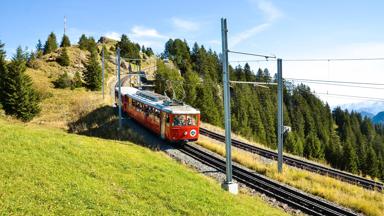 zwitserland_luzern_rigi-bahn_train_vallei_berg