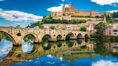 frankrijk_longuedoc_beziers_pont-vieux-brug_stad_shutterstock